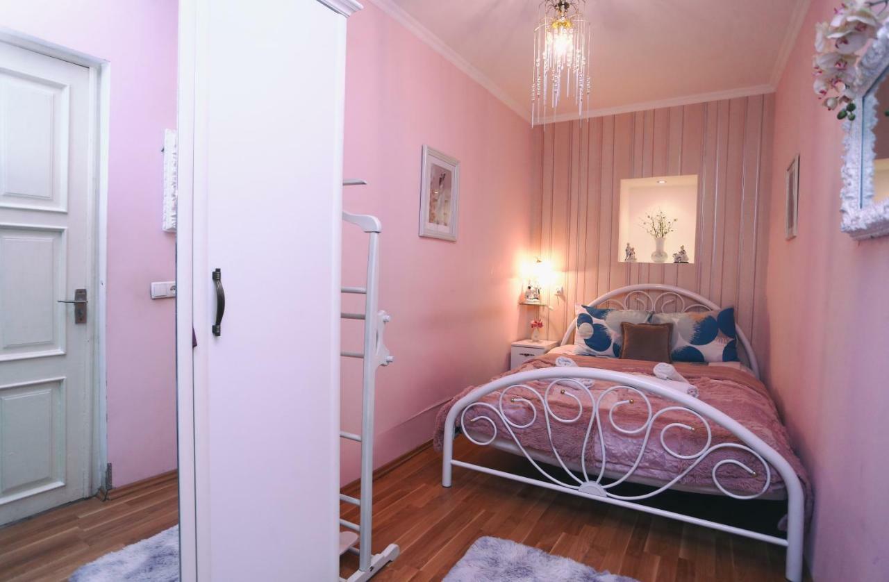 Apartment On Freedom Square Diuma Street Tbilisi Exterior photo