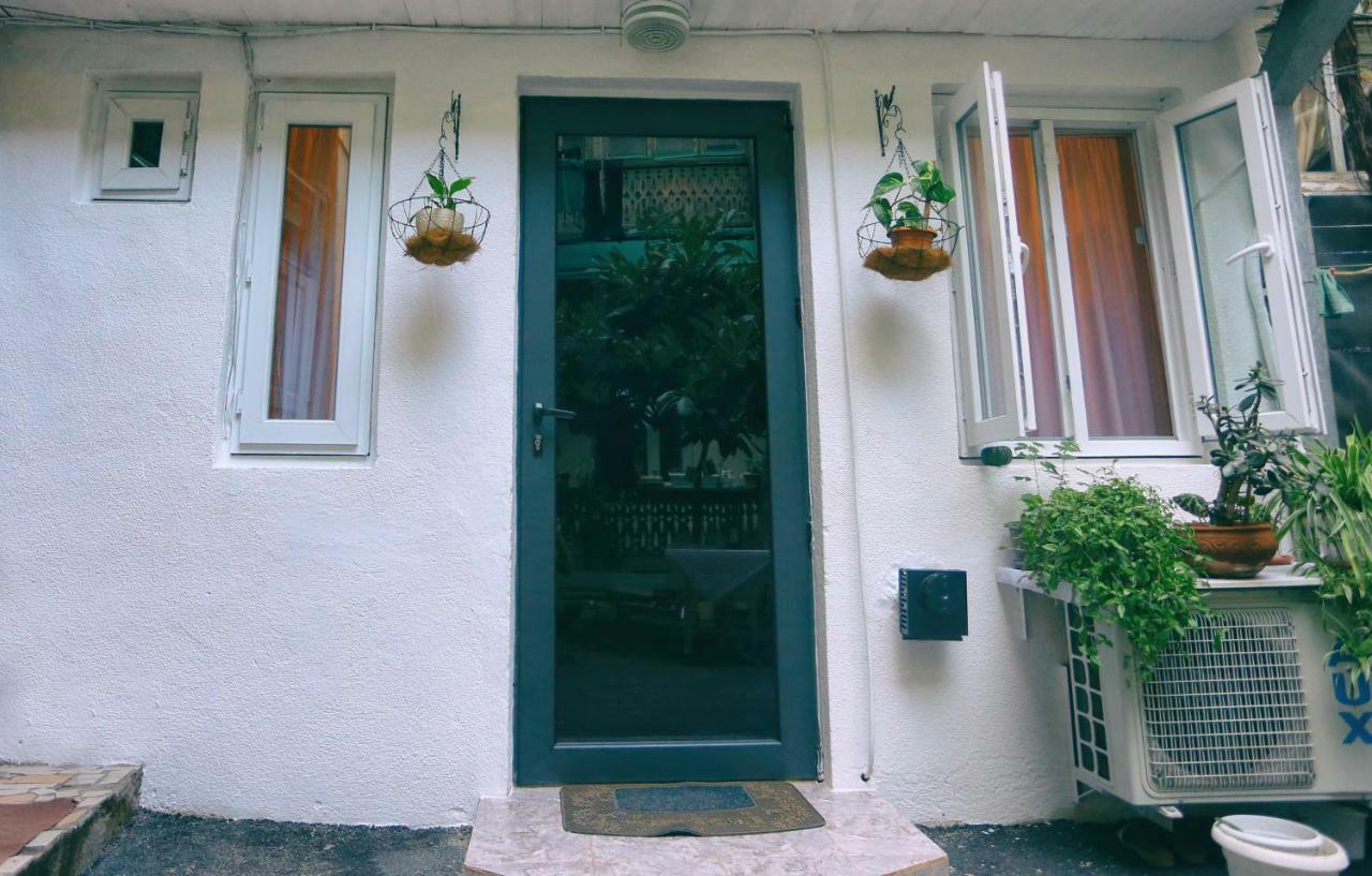 Apartment On Freedom Square Diuma Street Tbilisi Exterior photo